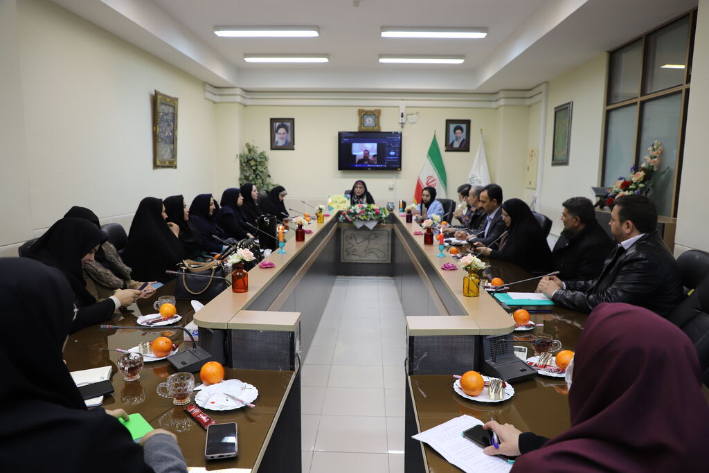 نشست مدیرکل کانون استان با مدیران مدارس کانونیاران نشست مدیرکل کانون استان با مدیران مدارس کانونیاران