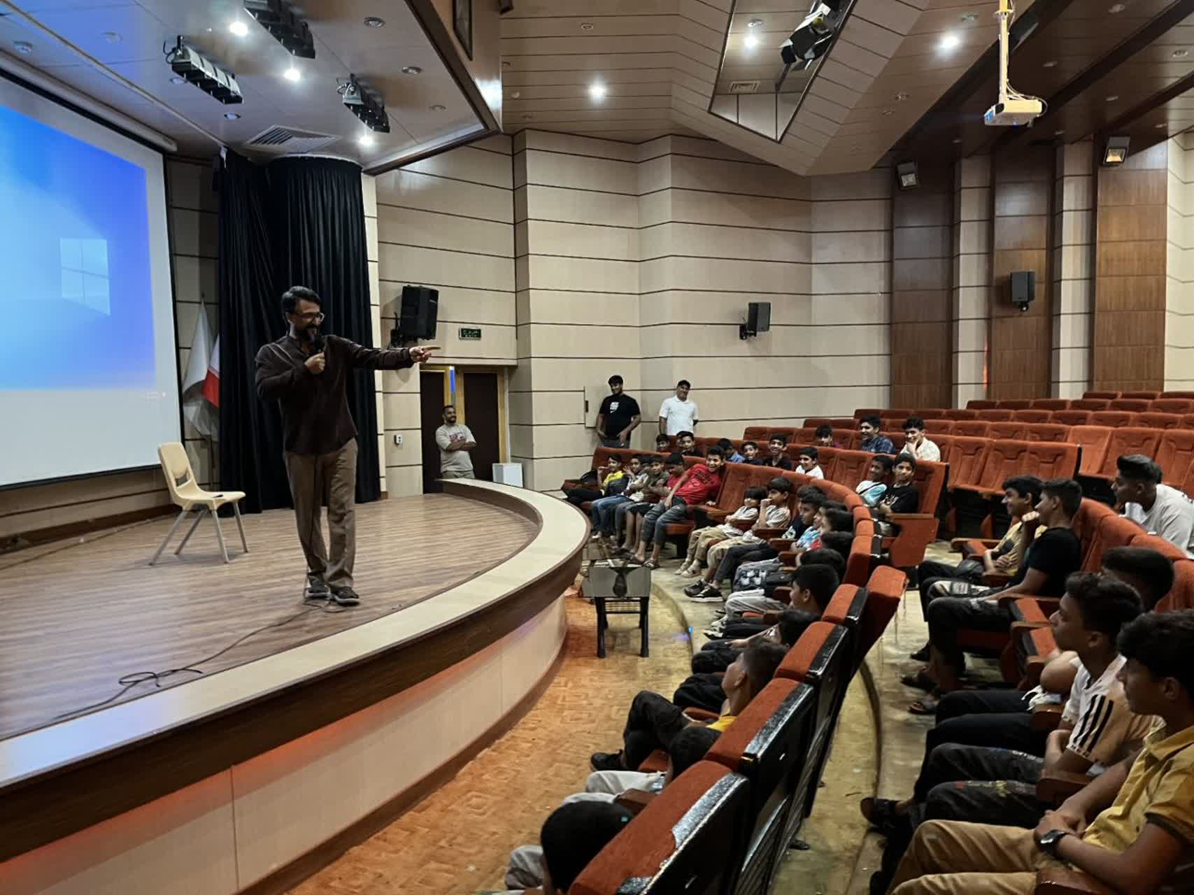 بازتاب فعالیتهای علمی کانون استان هرمزگان در نشریه «نجوم در ایران»