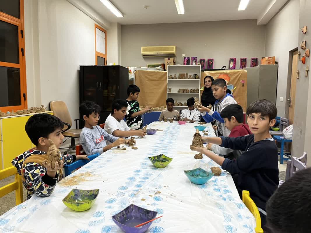 پسران محله نخل ناخدا با زیست بوم استان هرمزگان آشنا شدند