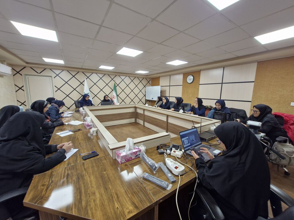 عنوان جستار، درب ورودی عمارت است