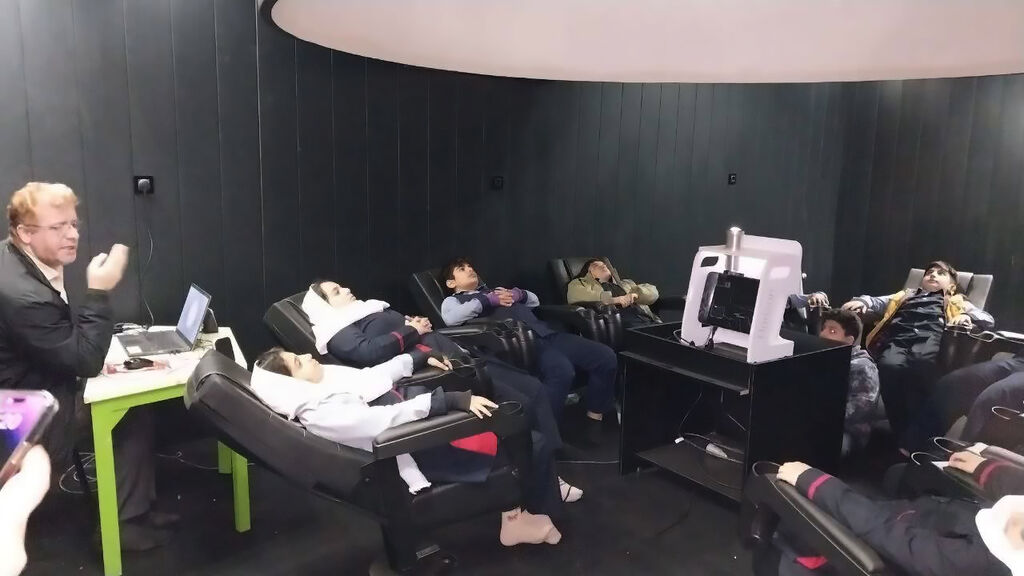 فعالیت نجوم کانون نوشهر آسمان نمای نجوم کانون نوشهر بازوی کمک آموزشی مدارس این شهرستان شد