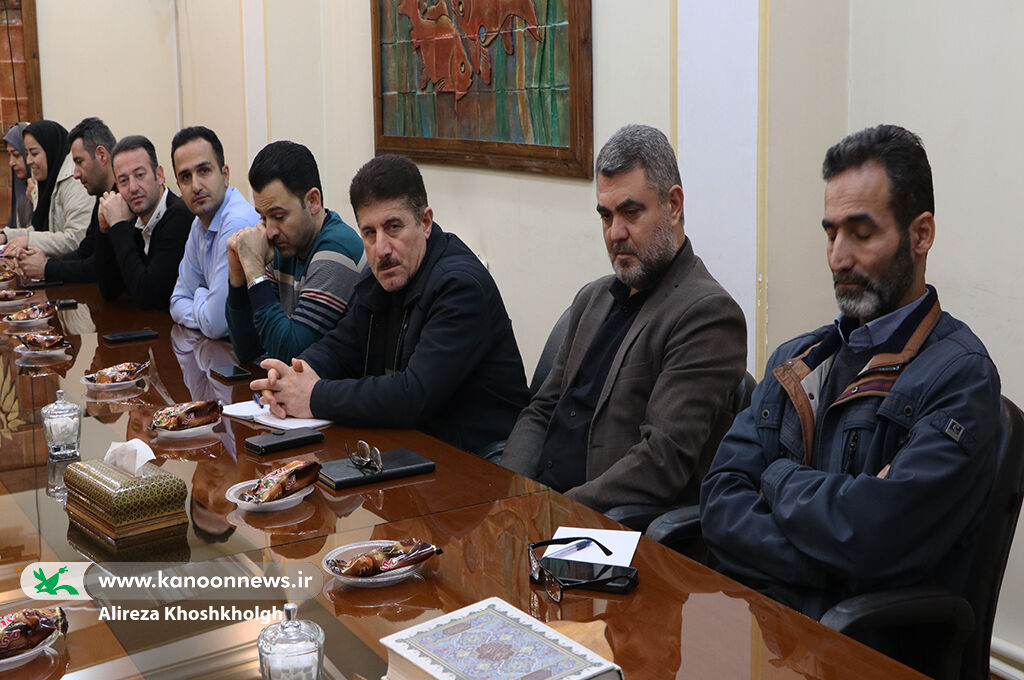 بهرهگیری از ظرفیت چهرههای کانونی در اولویت باشد