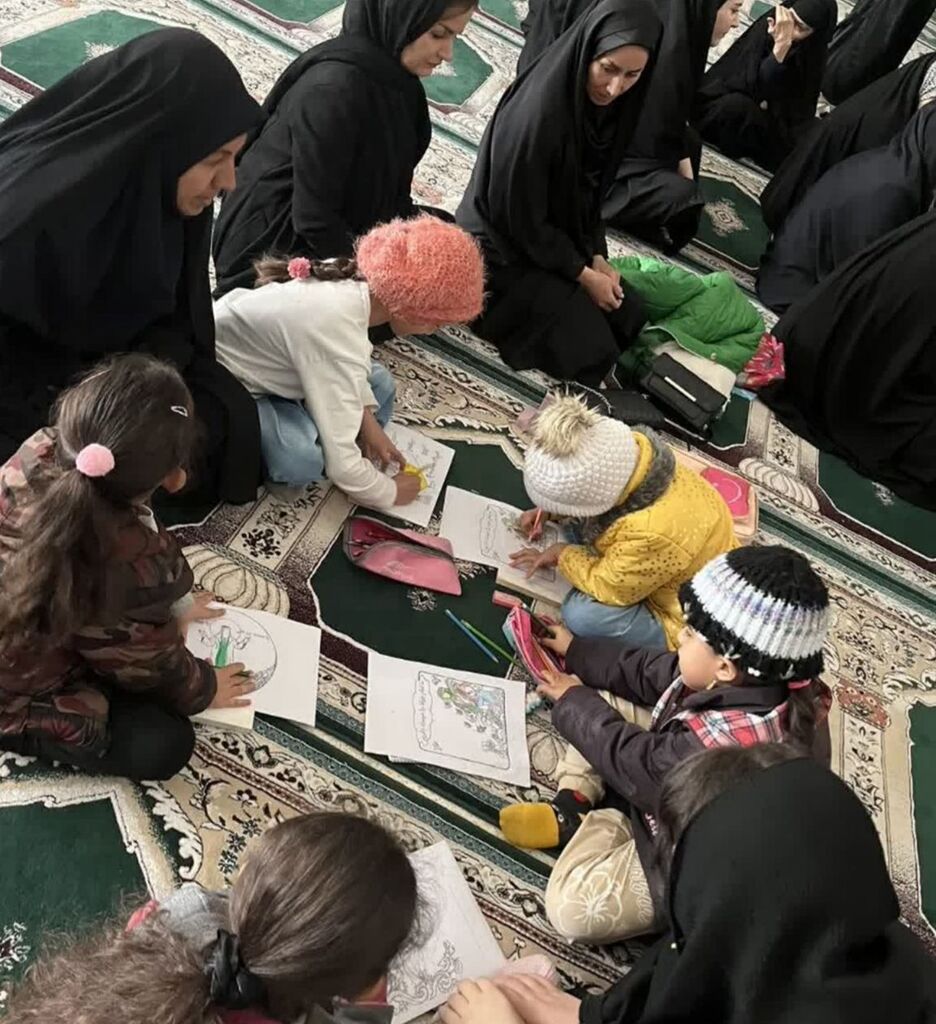 کارگاه تربیت دینی برای والدین مرکز سرپلذهاب در بقعه احمدابن اسحاق