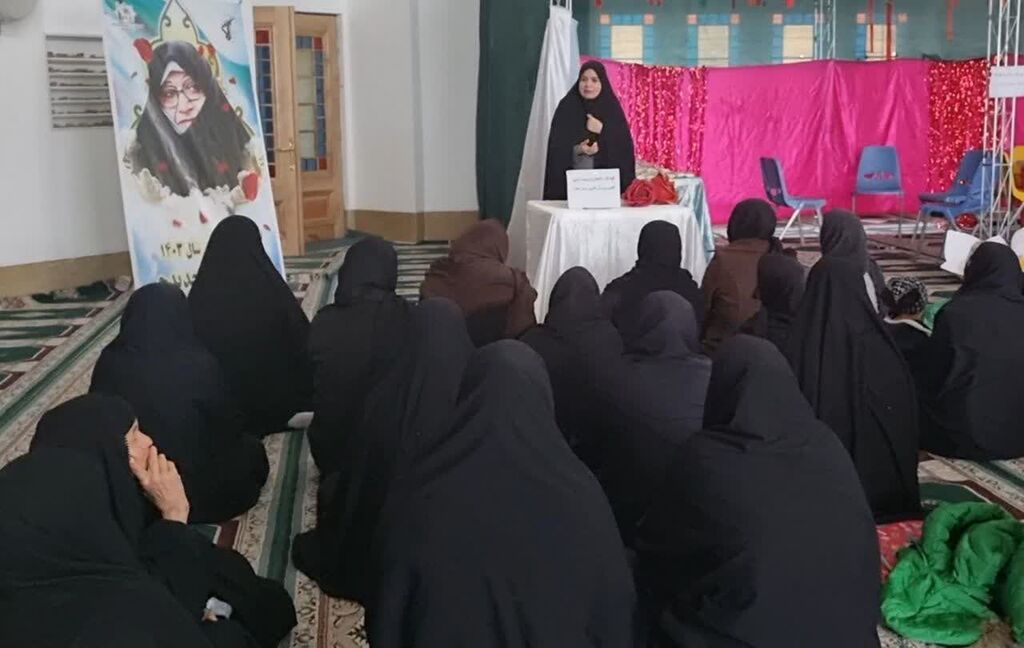 کارگاه تربیت دینی کارگاه تربیت دینی برای والدین مرکز سرپلذهاب در بقعه احمدابن اسحاق