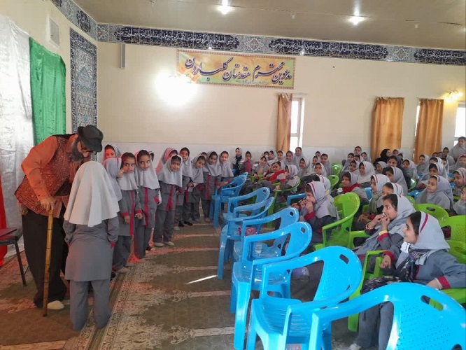 پیک امید کانون استان اصفهان مهمان کودکان روستای رامشه حسنآباد شد