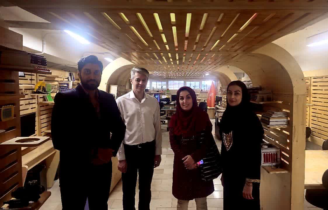 دیدار و گفتگو رابط علمی کانون هرمزگان با مسئول فناوری پارک استان/راه اندازی کانون علوم و فناوریهای نوین ایران(کافنا) در هرمزگان