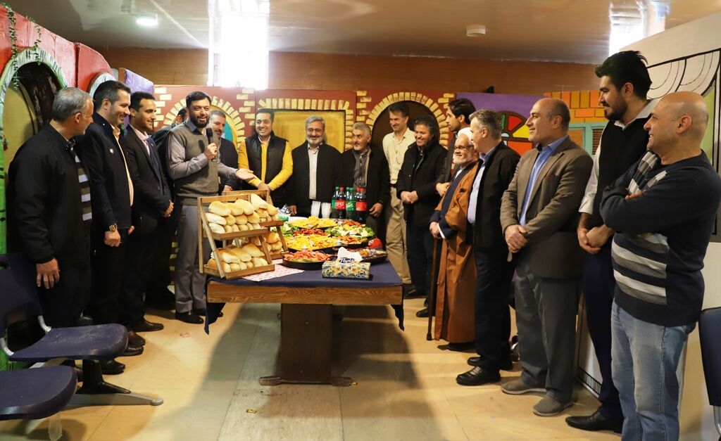 تجلیل از همکاران کانون قزوین به مناسبت روز پدر