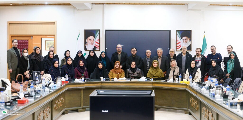 آیین گشایش داوری مرحله منطقهای بیستوششمین جشنواره بینالمللی قصهگویی کانون آیین گشایش داوری مرحله منطقهای بیستوششمین جشنواره بینالمللی قصهگویی کانون