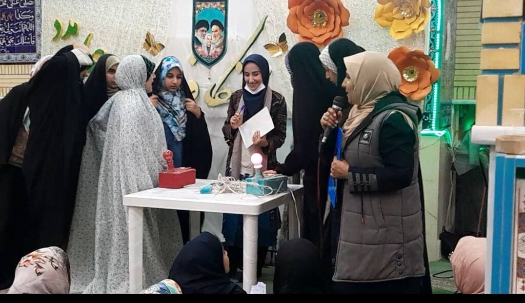 فرصتی برای آشنایی با مفاهیم دینی و هنری نوجوانان در کازرون