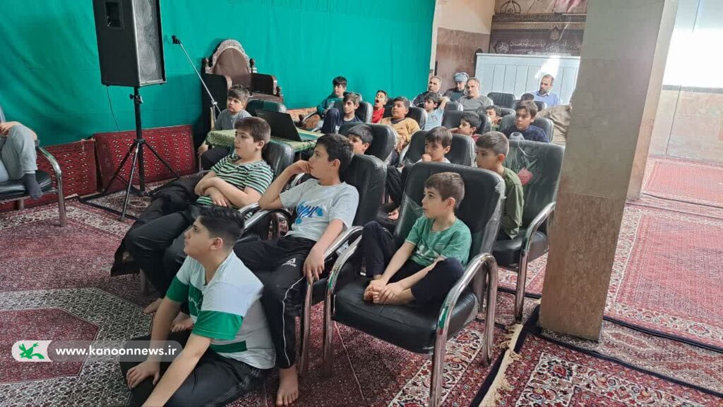 "اکران فیلم "باغ کیانوش" در مراسم اعتکاف پدران و پسران زنجان