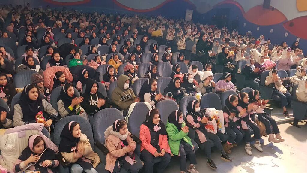 جشن بزرگ کانون کرمانشاه با اجرای "گروه فتیلهها در نمایش دورهگردها"