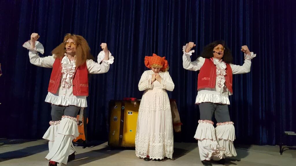 جشن بزرگ کانون کرمانشاه با اجرای "گروه فتیلهها در نمایش دورهگردها"