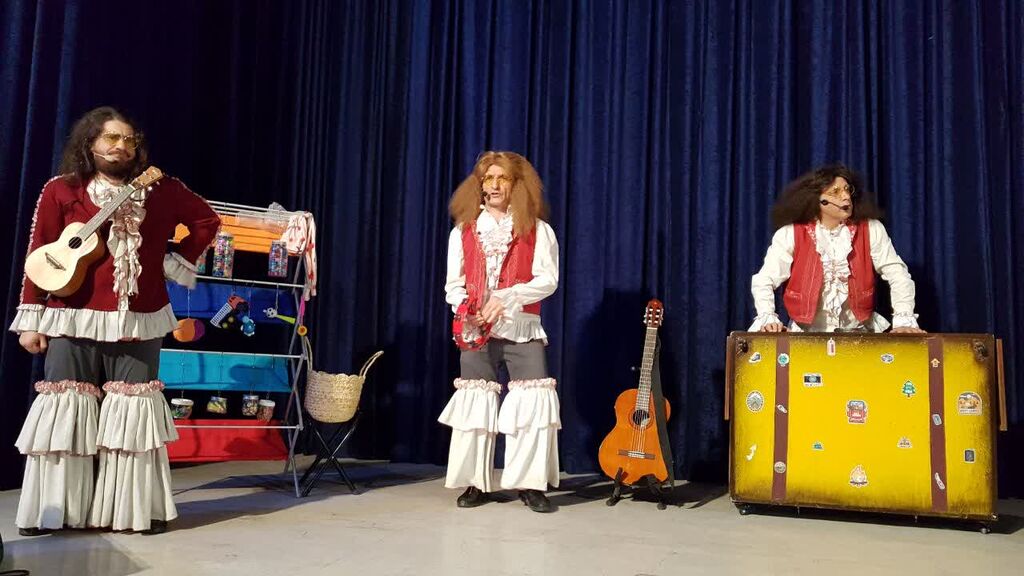 جشن بزرگ کانون کرمانشاه با اجرای "گروه فتیلهها در نمایش دورهگردها"