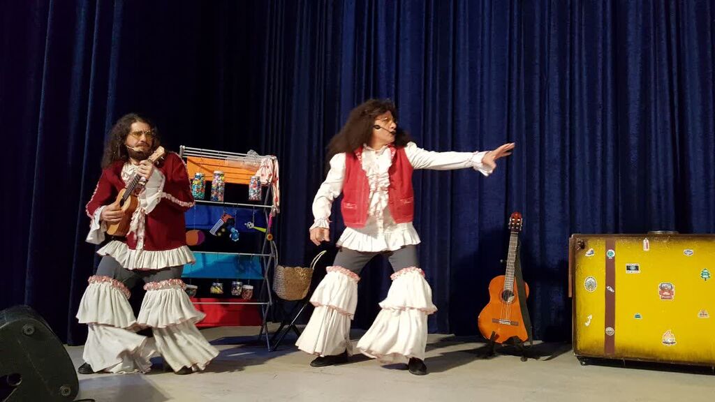 جشن بزرگ کانون کرمانشاه با اجرای "گروه فتیلهها در نمایش دورهگردها"