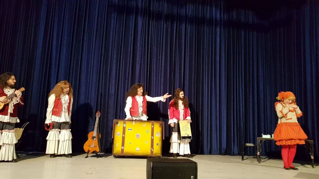 جشن بزرگ کانون کرمانشاه با اجرای "گروه فتیلهها در نمایش دورهگردها"