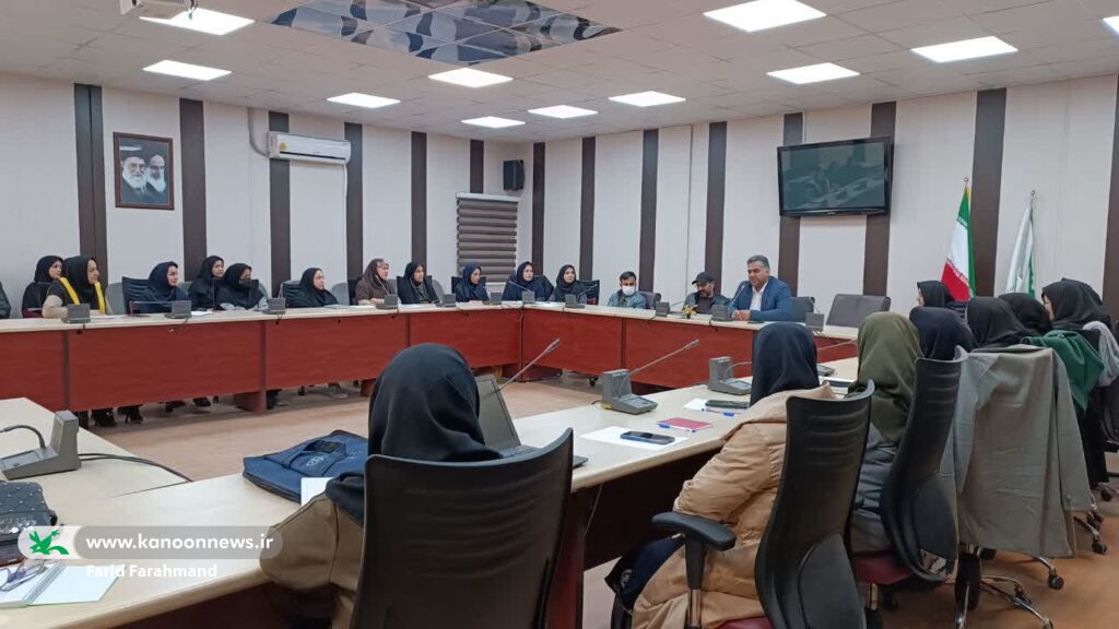 دورهی آموزش نمایشنامه نویسی ویژه مربیان کانون پرورش فکری سیستان و بلوچستان در حال برگزاری است دورهی آموزش نمایشنامه نویسی ویژه مربیان کانون پرورش فکری سیستان و بلوچستان در حال برگزاری است