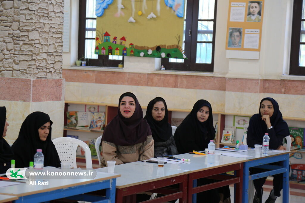 مربیان کانون استان بوشهر با هنر پاپ آپ آشنا شدند