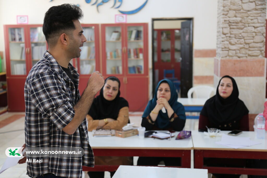 مربیان کانون استان بوشهر با هنر پاپ آپ آشنا شدند