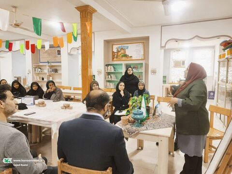 «دوره آموزشی سفالگری» ویژه مربیان کانون خوزستان