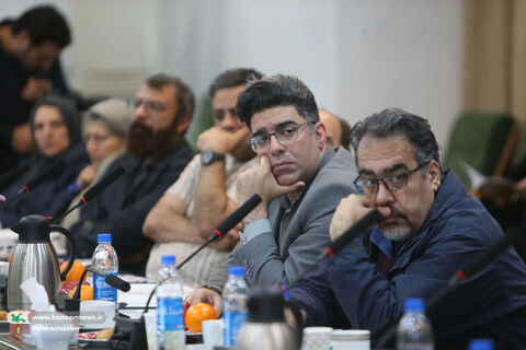 نشست هماندیشی استادان هنرهای تجسمی با مدیران کانون