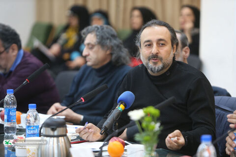 نشست هماندیشی استادان هنرهای تجسمی با مدیران کانون