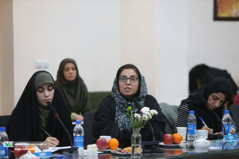 نشست هماندیشی استادان هنرهای تجسمی با مدیران کانون