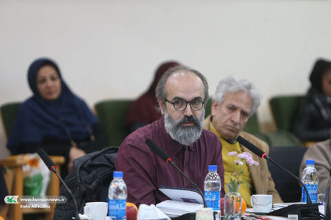 نشست هماندیشی استادان هنرهای تجسمی با مدیران کانون