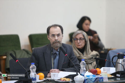 نشست هماندیشی استادان هنرهای تجسمی با مدیران کانون