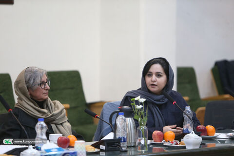 نشست هماندیشی استادان هنرهای تجسمی با مدیران کانون