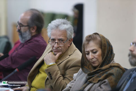 نشست هماندیشی استادان هنرهای تجسمی با مدیران کانون