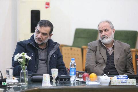 نشست هماندیشی استادان هنرهای تجسمی با مدیران کانون