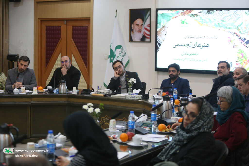 سیاست کانون تقویت جایگاه هنر در بین مخاطبان است