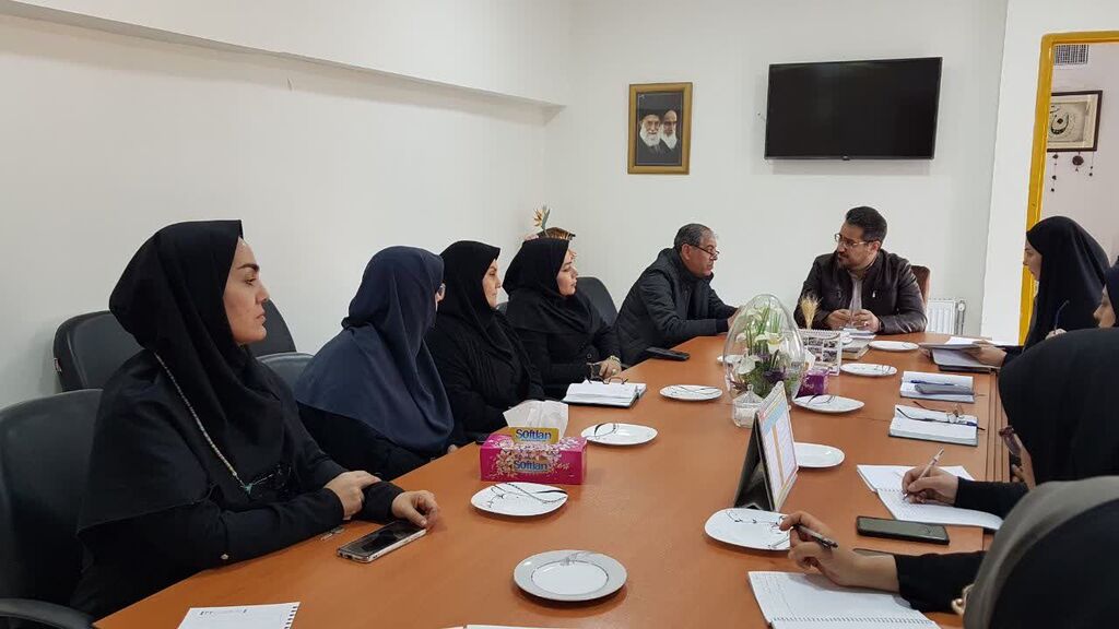 تبیین شیوهنامه جدید فعالیت مربیان فرهنگیهنری و فرهنگیادبی در کانون کرمانشاه