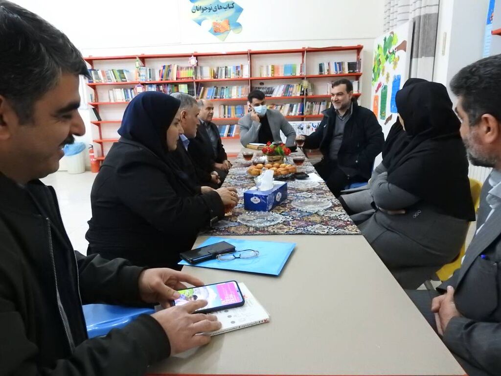 بازدید معاون توسعه و مدیریت منابع کانون پرورش فکری کودکان و نوجوانان و هیئت همراه از مراکز کانون استان ایلام