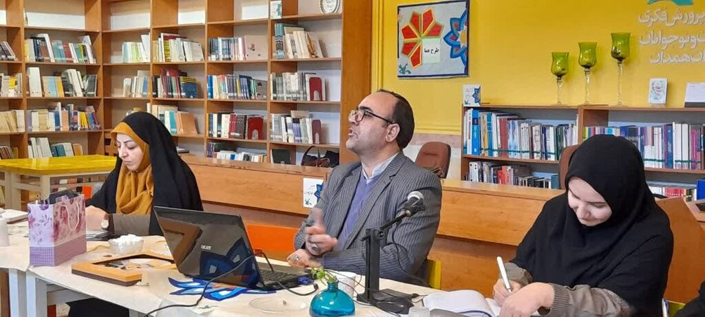 برگزاری دوره تربیت مربی با موضوع نماد در کانون همدان