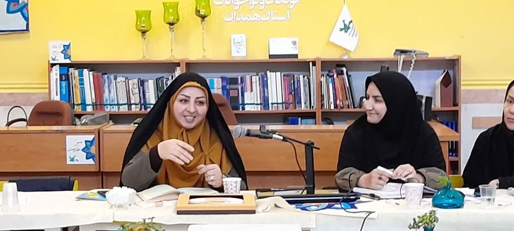 برگزاری دوره تربیت مربی با موضوع نماد در کانون همدان