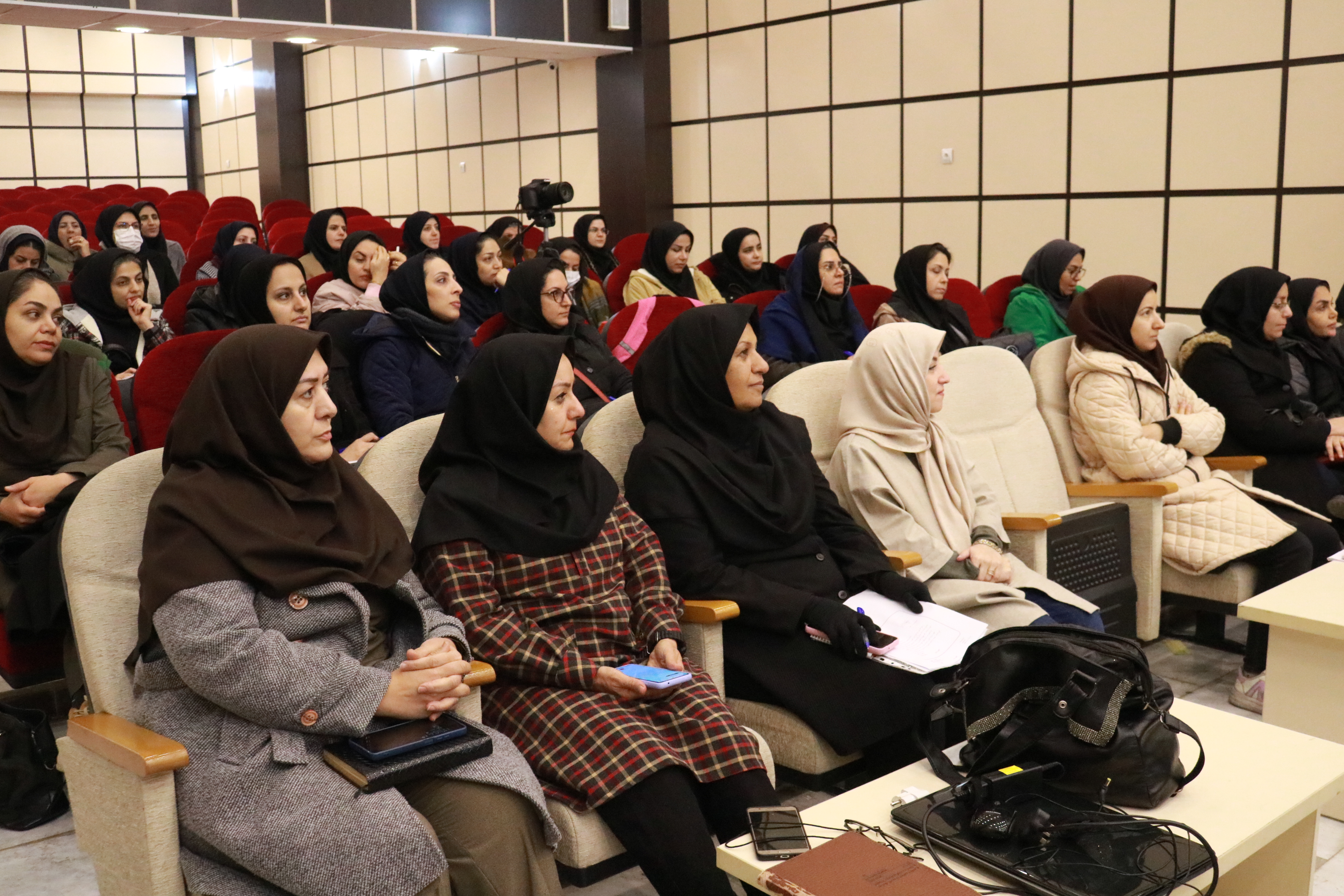 دوره آموزش استانی "فلسفه برای کودکان" ویزه مربیان و معلمان