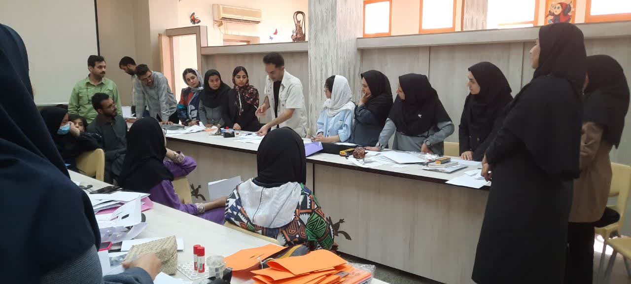 دوره آموزش آشنایی با هنر «پاپ آپ» در کانون هرمزگان برگزار شد