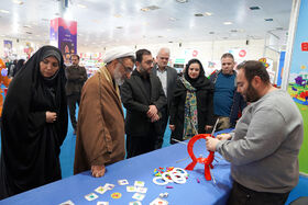 بازدید دبیر شورای عالی انقلاب فرهنگی از نهمین جشنواره ملی اسباب‌بازی