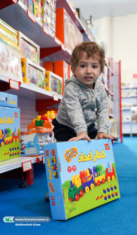 بازدید دبیر شورای عالی انقلاب فرهنگی از نهمین جشنواره ملی اسباببازی