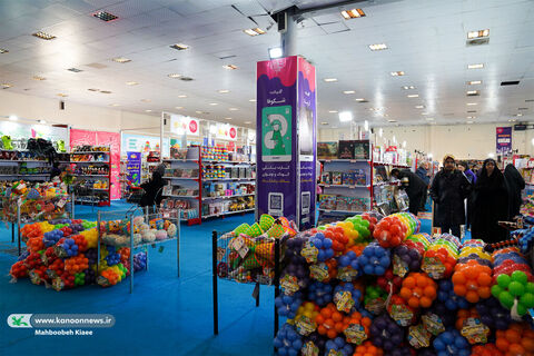 بازدید دبیر شورای عالی انقلاب فرهنگی از نهمین جشنواره ملی اسباببازی