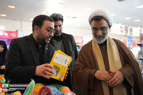 بازدید دبیر شورای عالی انقلاب فرهنگی از نهمین جشنواره ملی اسباببازی