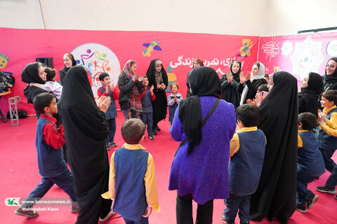 بازدید دبیر شورای عالی انقلاب فرهنگی از نهمین جشنواره ملی اسباببازی