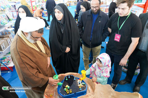 بازدید دبیر شورای عالی انقلاب فرهنگی از نهمین جشنواره ملی اسباببازی