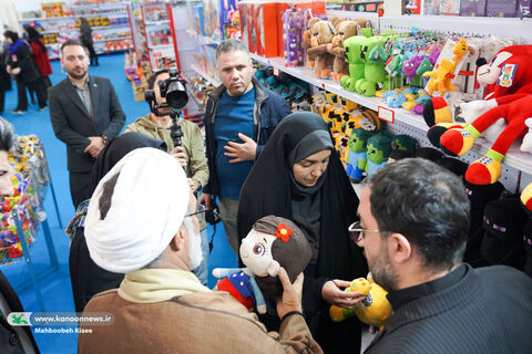 بازدید دبیر شورای عالی انقلاب فرهنگی از نهمین جشنواره ملی اسباببازی