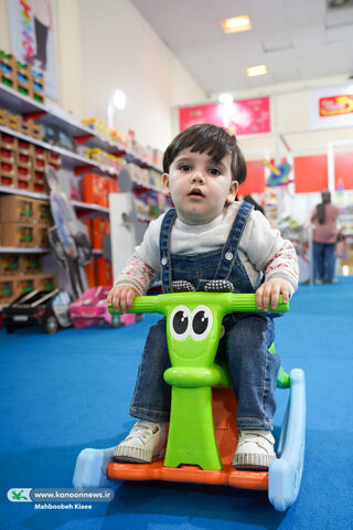 بازدید دبیر شورای عالی انقلاب فرهنگی از نهمین جشنواره ملی اسباببازی