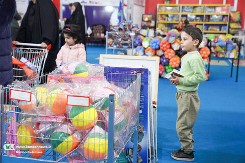 بازدید دبیر شورای عالی انقلاب فرهنگی از نهمین جشنواره ملی اسباببازی