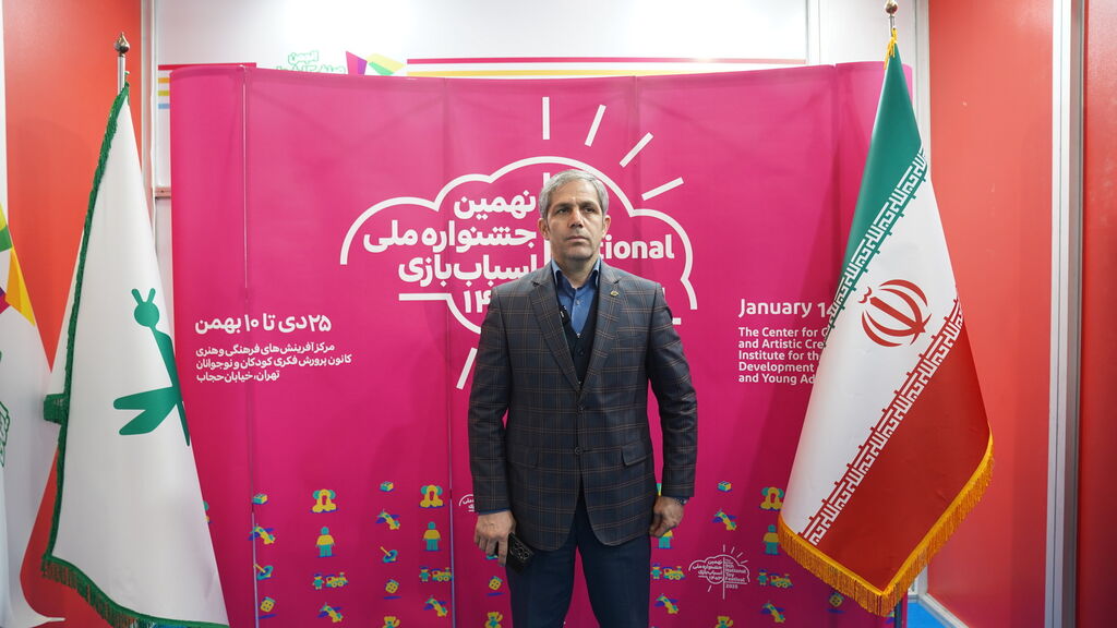 جلال ملکی سخنگوی آتشنشانی تهران ایمنی را به بچهها با اسباببازی آموزش دهیم