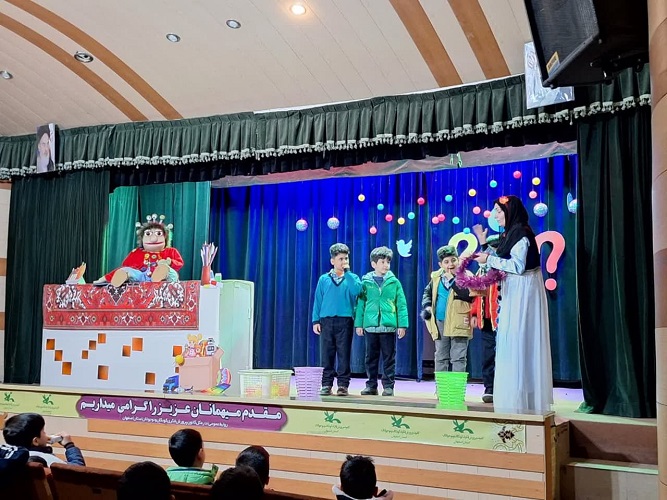 ویژه برنامه نمایشی با عروسک"نه نولا" اجرا میشود