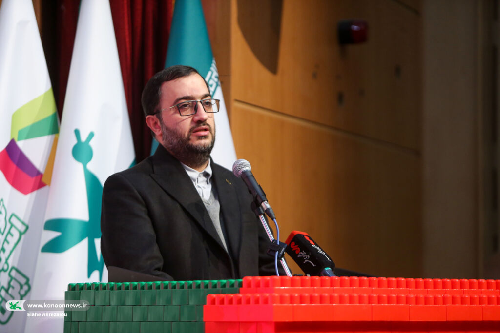 آیین پایانی نهمین جشنواره ملی اسباببازی کانون کانون پرورش فکری زمینهساز حمایت حاکمیت از تولیدکنندگان اسباببازی است